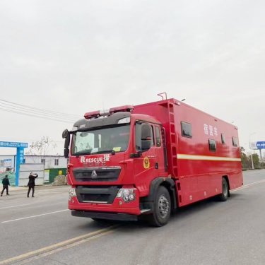 重汽豪沃宿營車12-48人帶淋浴